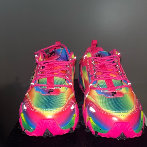COPY - BRAND NEW DISCONTINUED MULTI COLOR FILA OAKMONTE TR SNEAKERS SIZE 7 - Picture 2 of 4